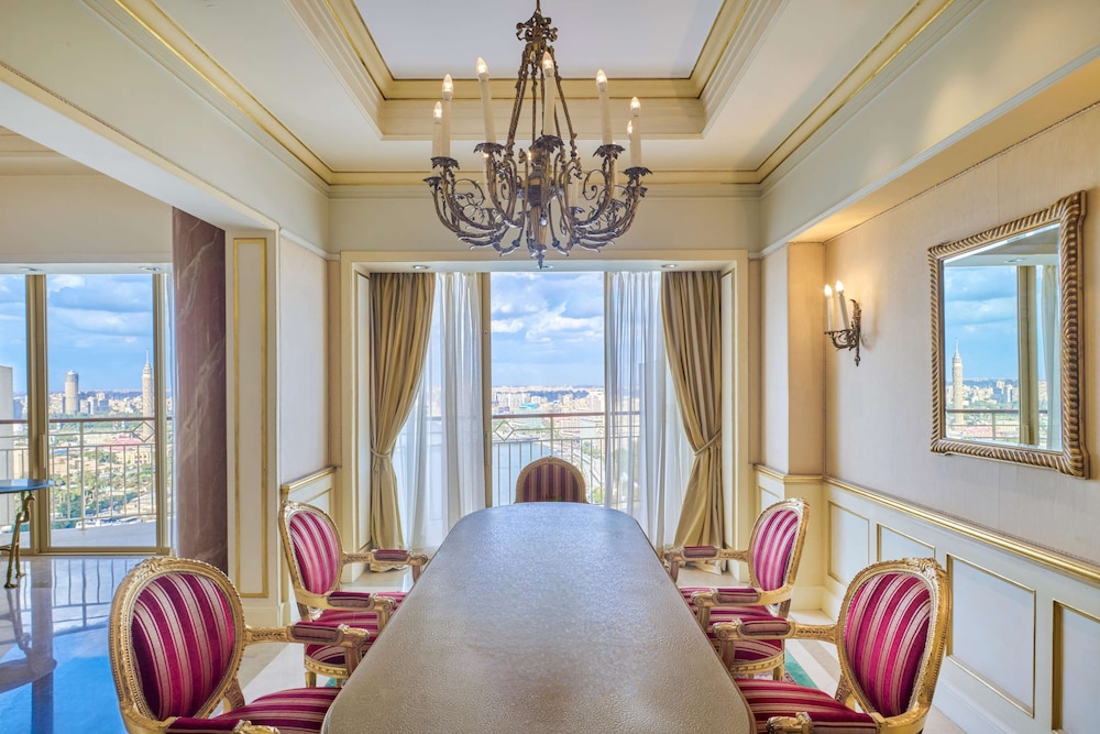 Royal Suite, 1 King Bed (Nile View) thumbnail 5