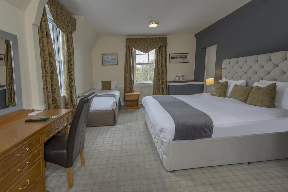 Family Room, Multiple Beds, Non Smoking (with Sofabed) - Photo 1