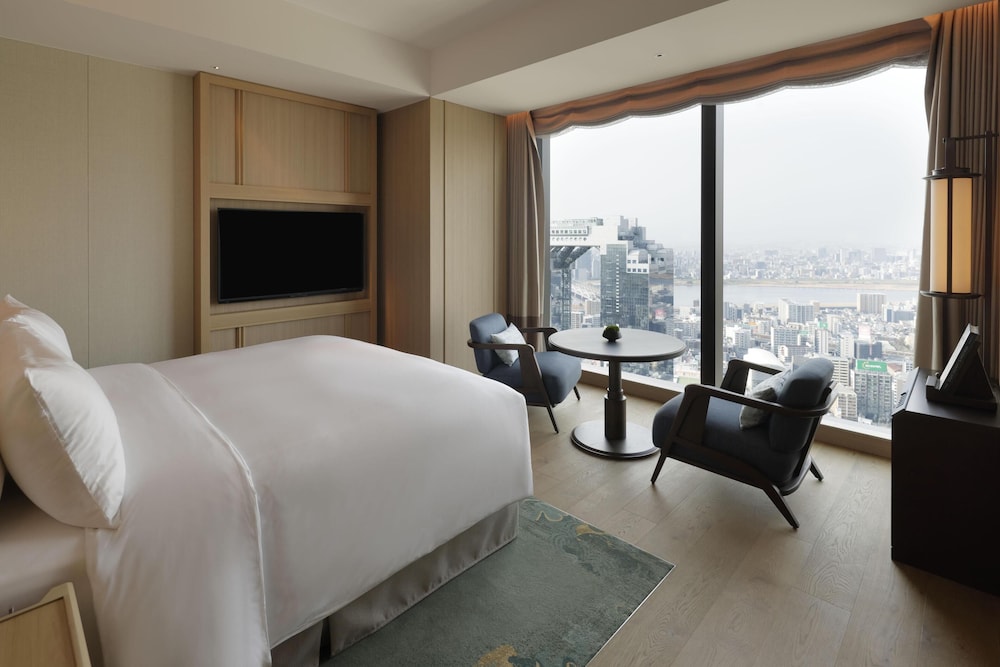 Premium Room, River View thumbnail 6