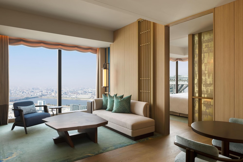 King Corner Suite