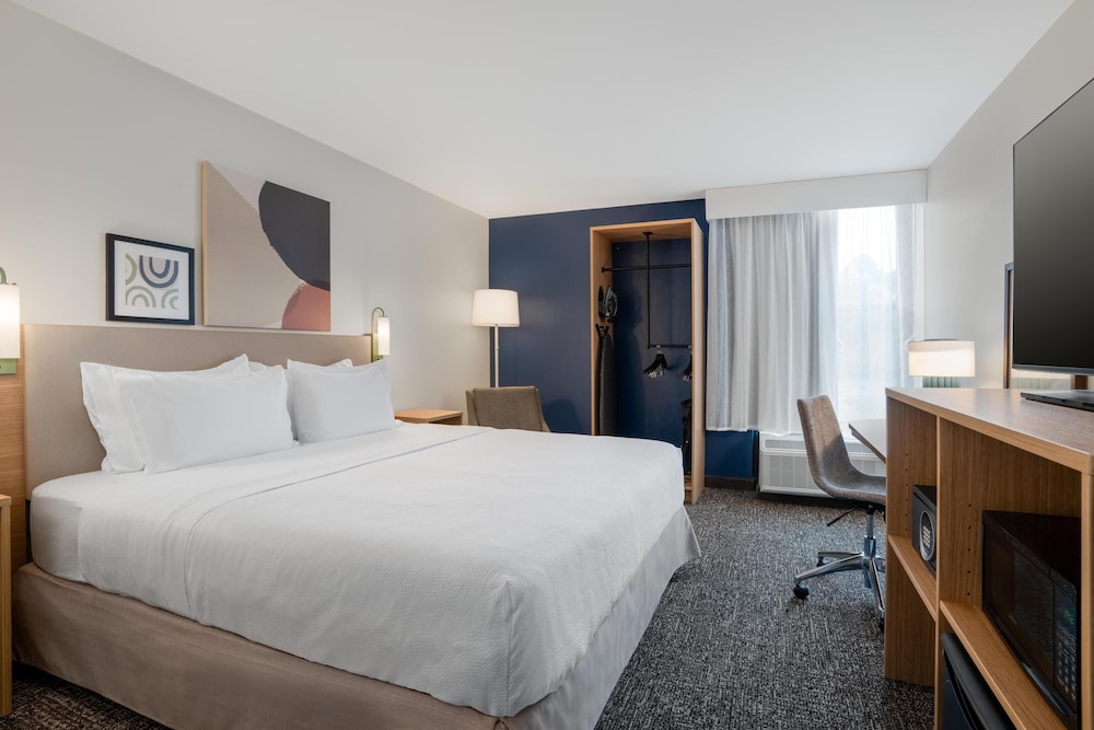 Room, 1 King Bed, Accessible, Bathtub (Mobility) - Photo 1