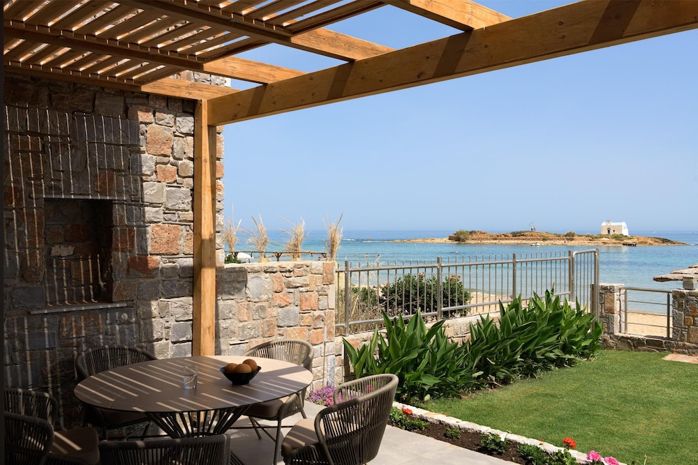 Pasiphae Beachfront Villa Front Sea View