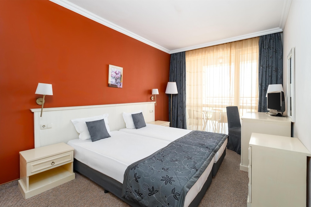 Classic Twin Room, City View - Photo 1