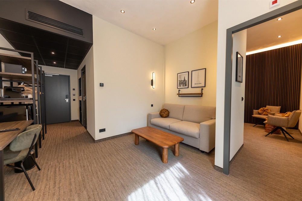 Standard Room, 1 King Bed, Non Smoking (with Sofabed) - Photo 1