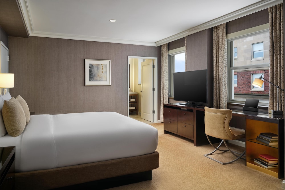 Presidential Suite, Multiple Beds