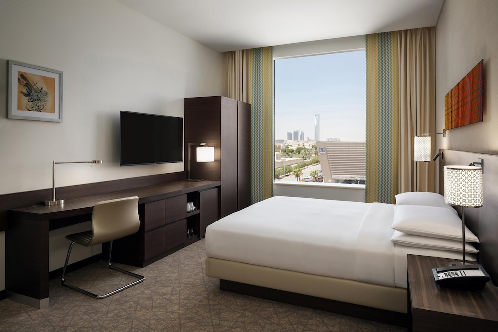 Deluxe Room, 1 King Bed with Sofa bed photo 1