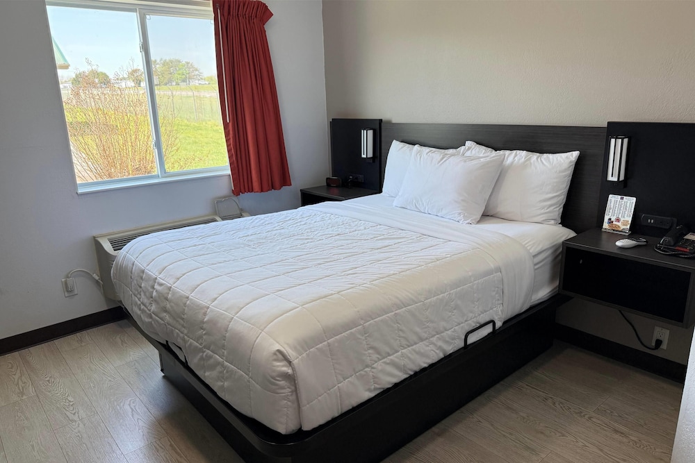 Room, 1 Queen Bed, Non Smoking - Photo 3