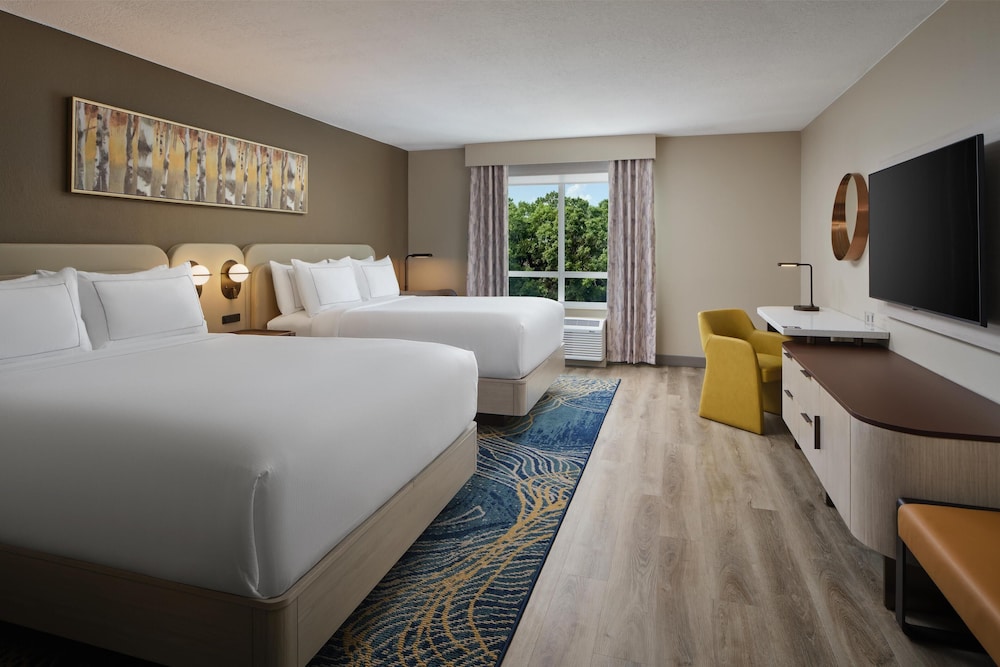 Room, 2 Queen Beds - Photo 7