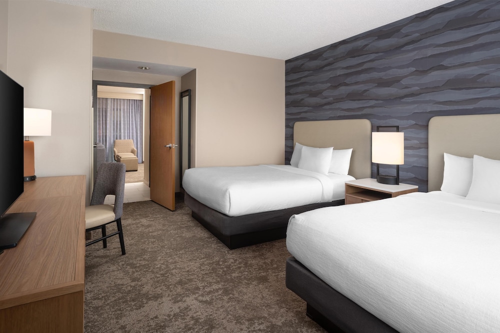 Suite, 2 Queen Beds - Photo 5
