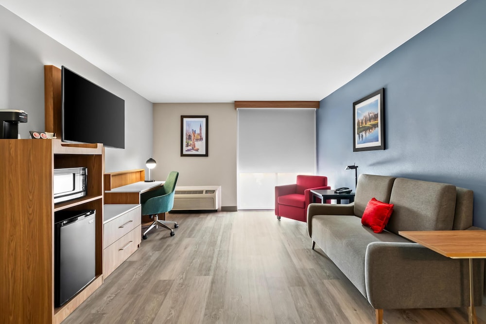 Deluxe Suite, 1 King Bed (Two Rooms) - Photo 2