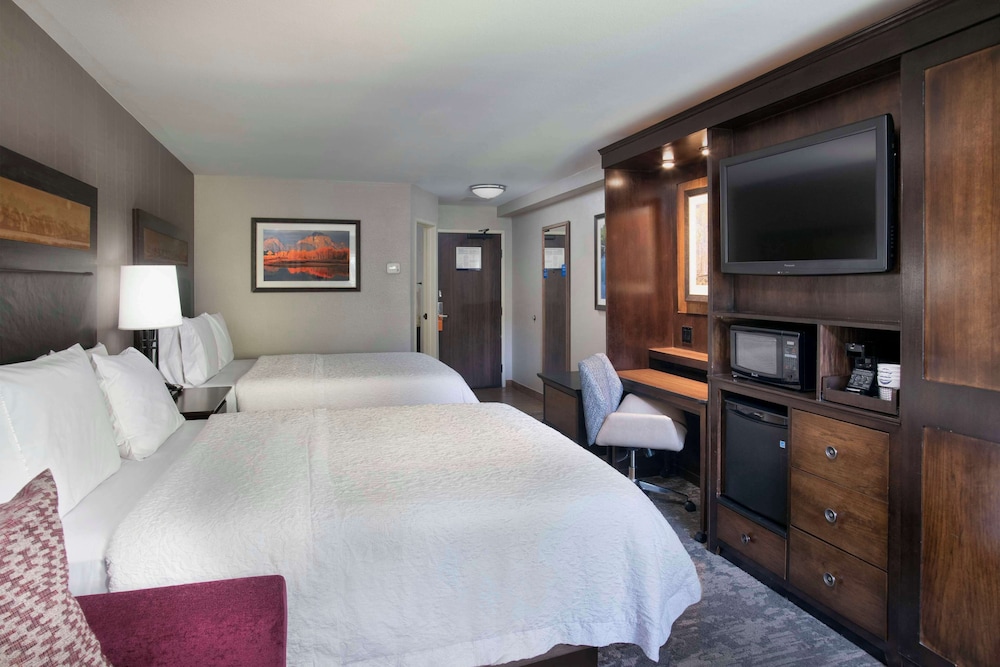 Room, Multiple Beds, Refrigerator & Microwave photo 1