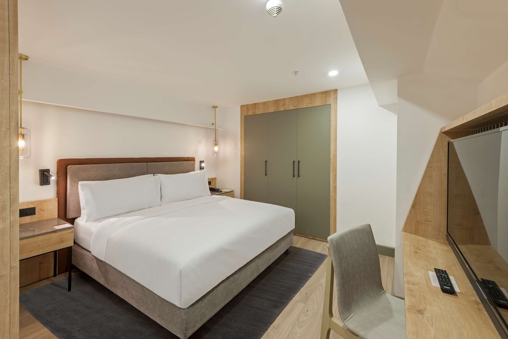 Family Suite, Multiple Beds (Duplex) photo 2
