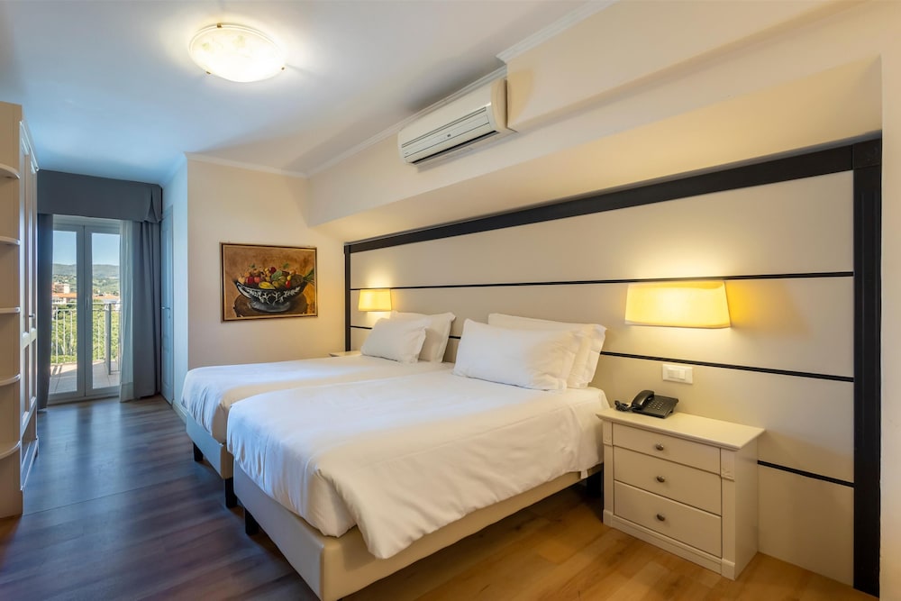 Superior Twin Room, Sea View, Beachfront photo 2
