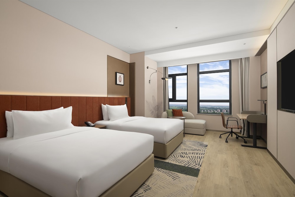 Deluxe Room, 2 Twin Beds, Lake View