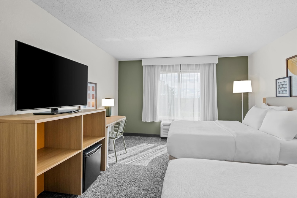 Room, 2 Queen Beds - Photo 1