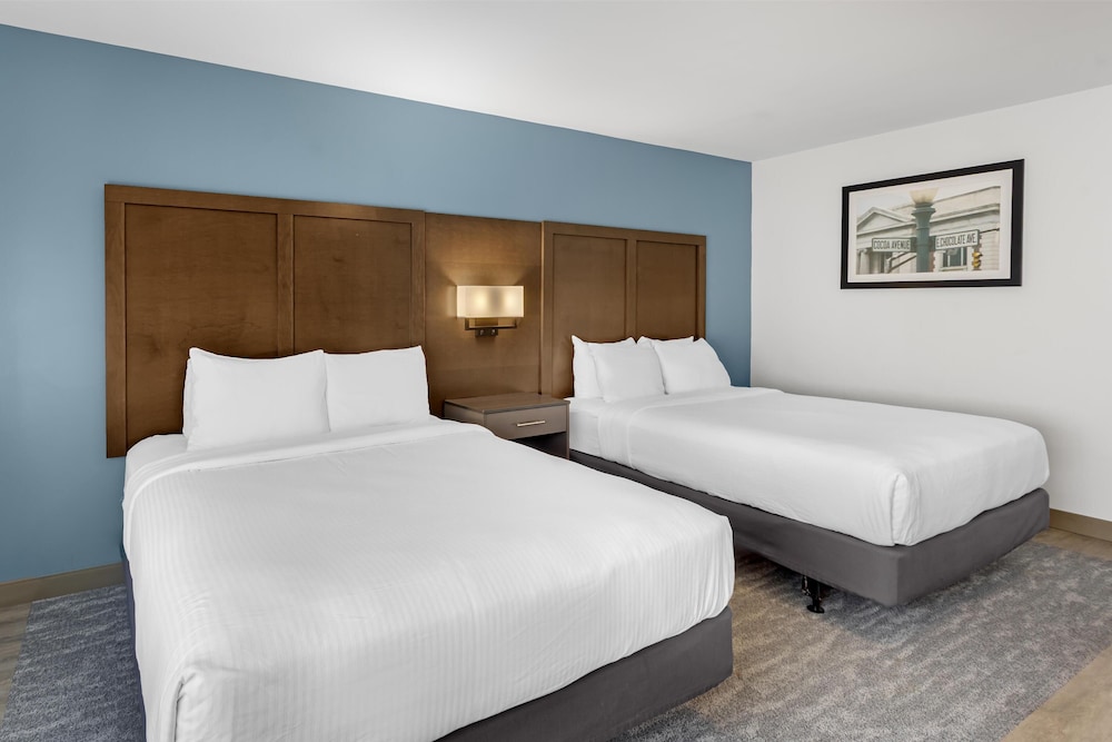 Standard Room, 2 Queen Beds, Non Smoking, Refrigerator & Microwave (Shower Only) photo 1