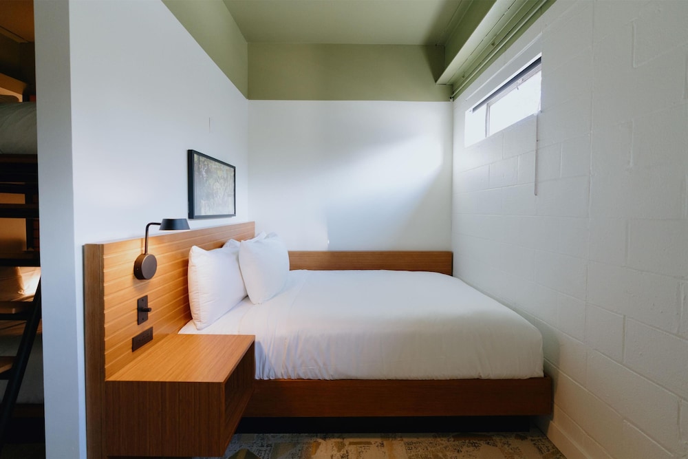 Room, Multiple Beds - Photo 2