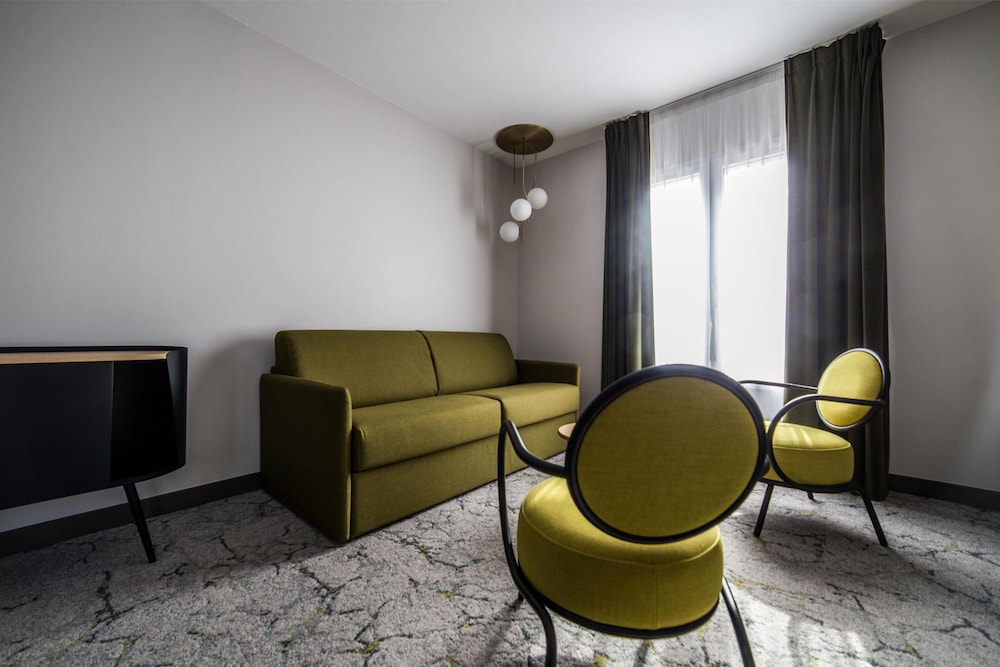 Suite, 1 King Bed, Non Smoking (with Sofabed) - Photo 2