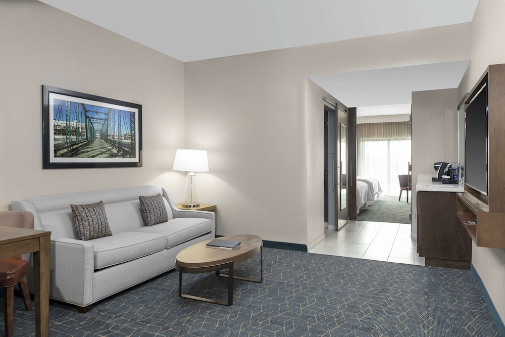 Suite, 1 King Bed (2 Room, Fitness) - Photo 3