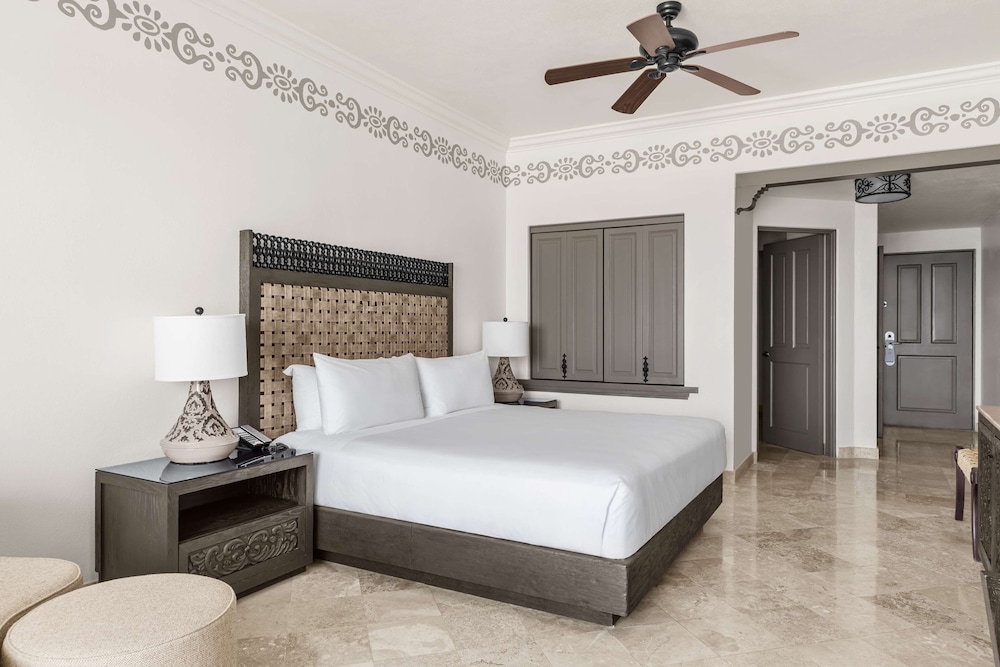 Deluxe Room - Photo 1