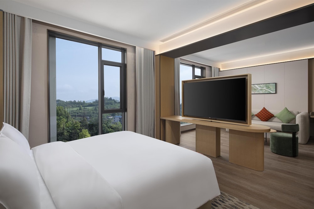 Deluxe Room, 1 King Bed