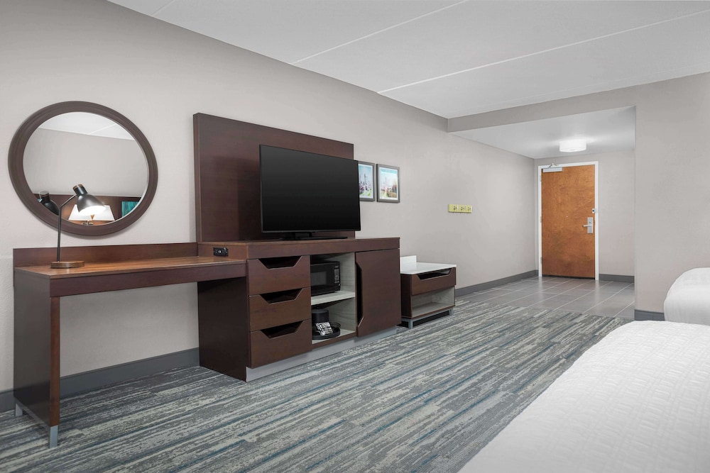 Room, Accessible, Non Smoking - Photo 3