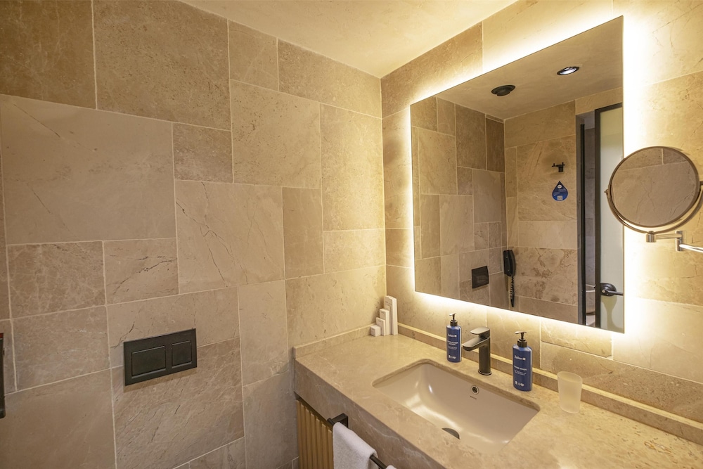 Suite, 2 Bedrooms, Private Pool - Photo 9