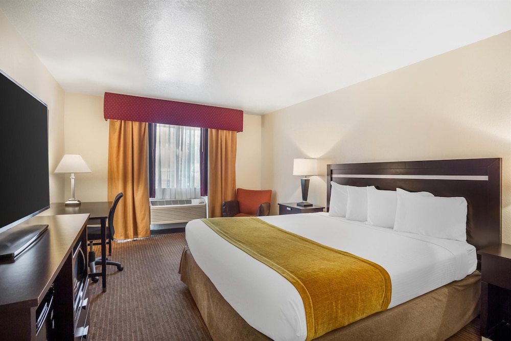 Standard King Room with One King Bed (Non Smoking) (Accessible) photo 2