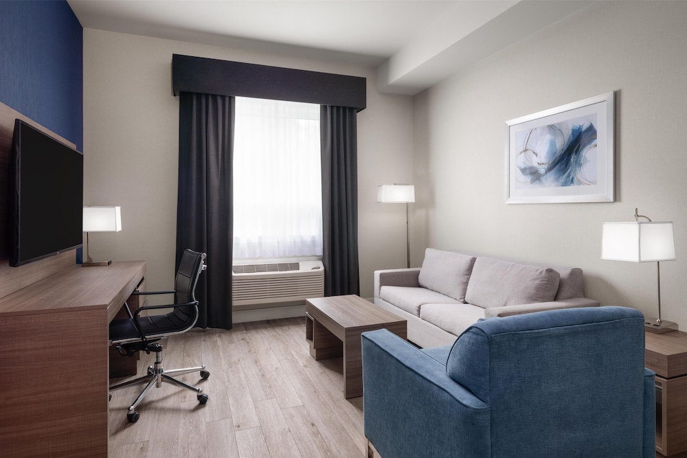 Standard Room, 2 Queen Beds, Non Smoking, Refrigerator & Microwave (Pet Friendly;with Sofabed) - Photo 2