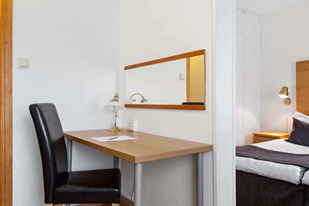 Junior Suite, 2 Twin Beds, Non Smoking - Photo 2