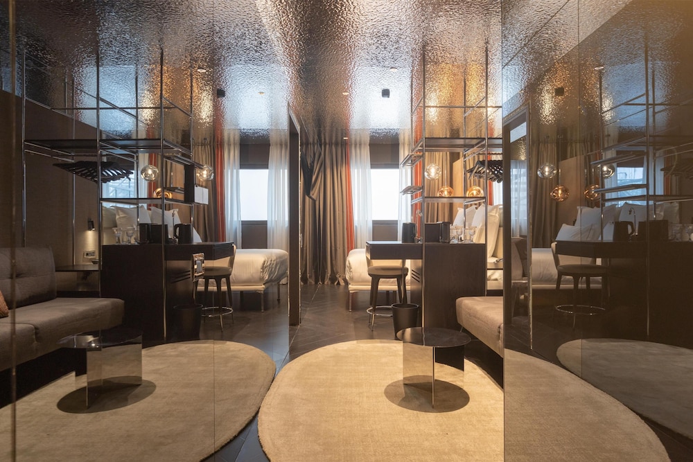 Room, Multiple Beds