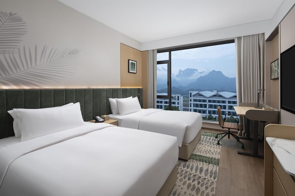Room, 2 Twin Beds, Mountain View