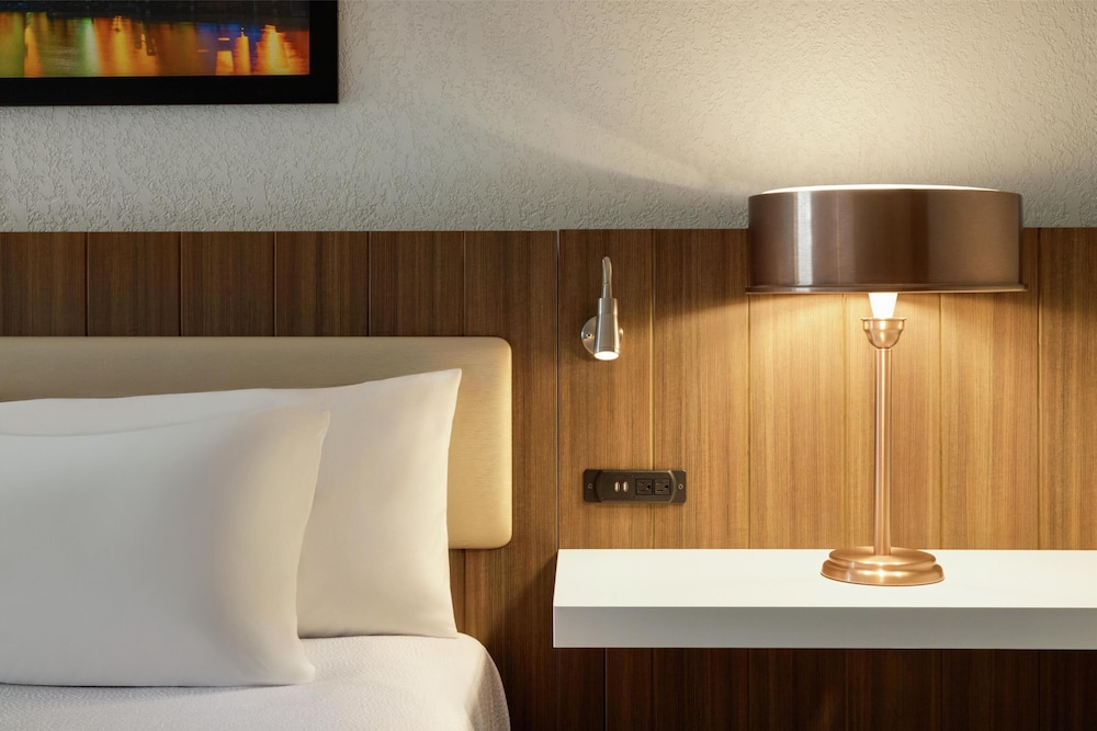 Room - Photo 2