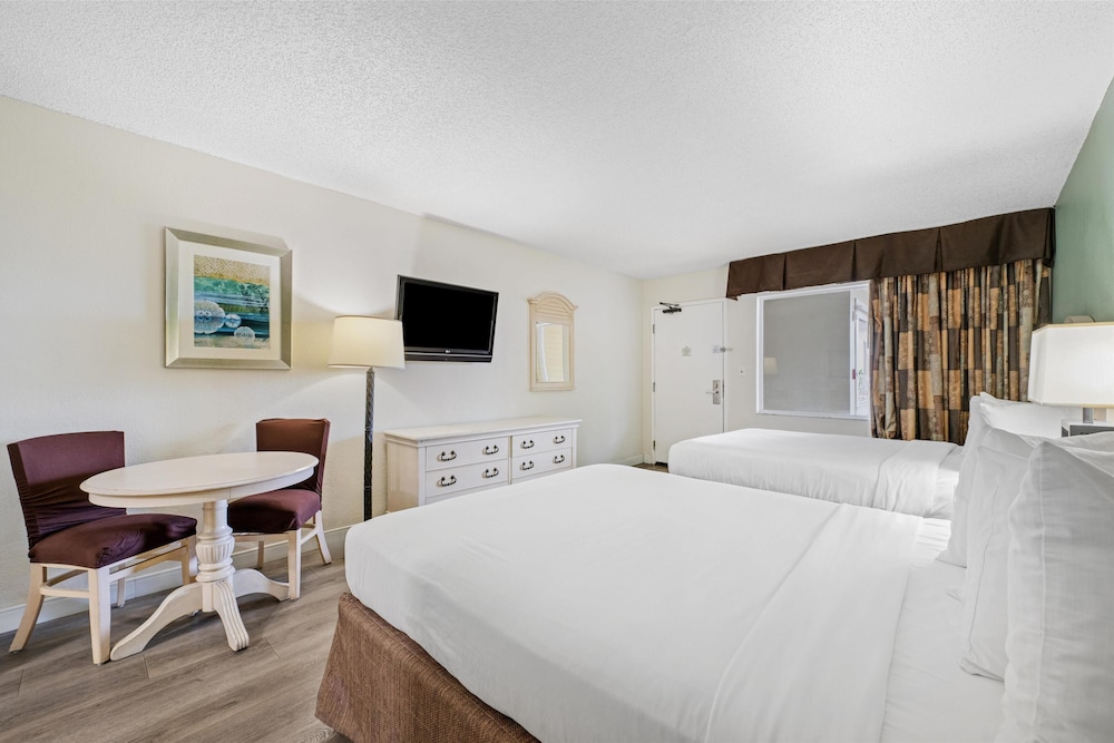 Standard Room, 2 Queen Beds, Non Smoking, Refrigerator & Microwave - Photo 1