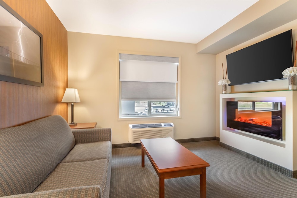 Suite, 1 King Bed, Non Smoking, Jetted Tub (with Sofabed)
