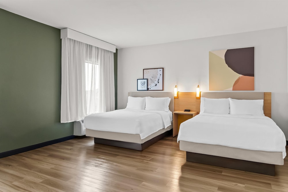 Room, 2 Queen Beds, Accessible (Mobility & Hearing, Roll-in Shower) - Photo 8