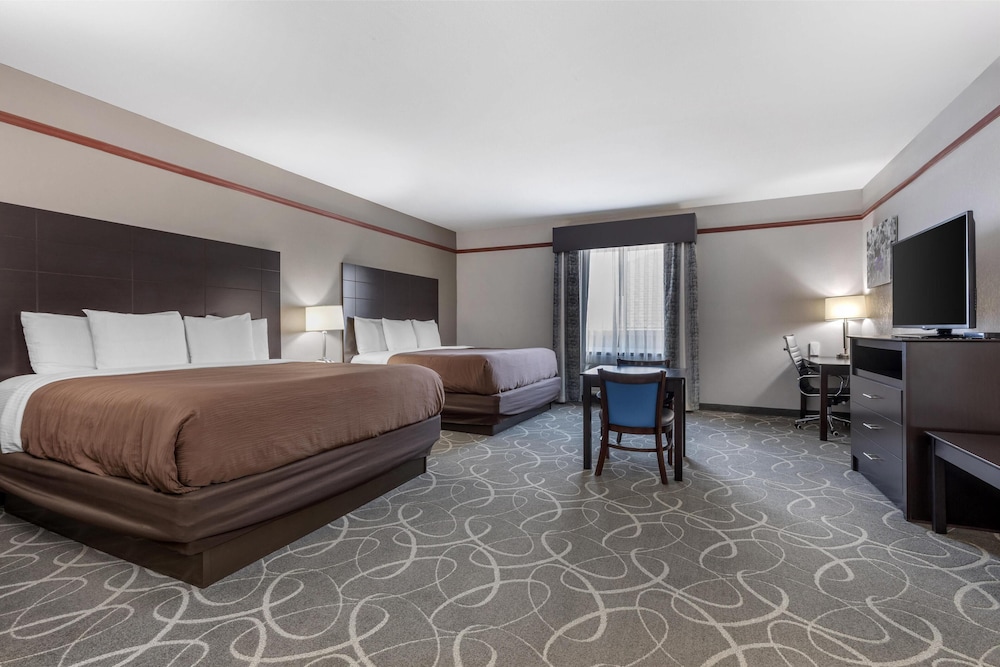 Standard Room, Multiple Beds, Non Smoking, Refrigerator & Microwave photo 1