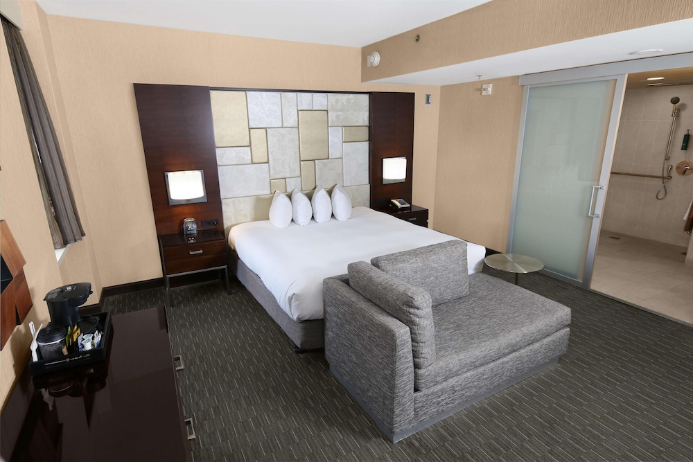 1 Bed Mobility/Hearing Access Roll-in Shower - Photo 6