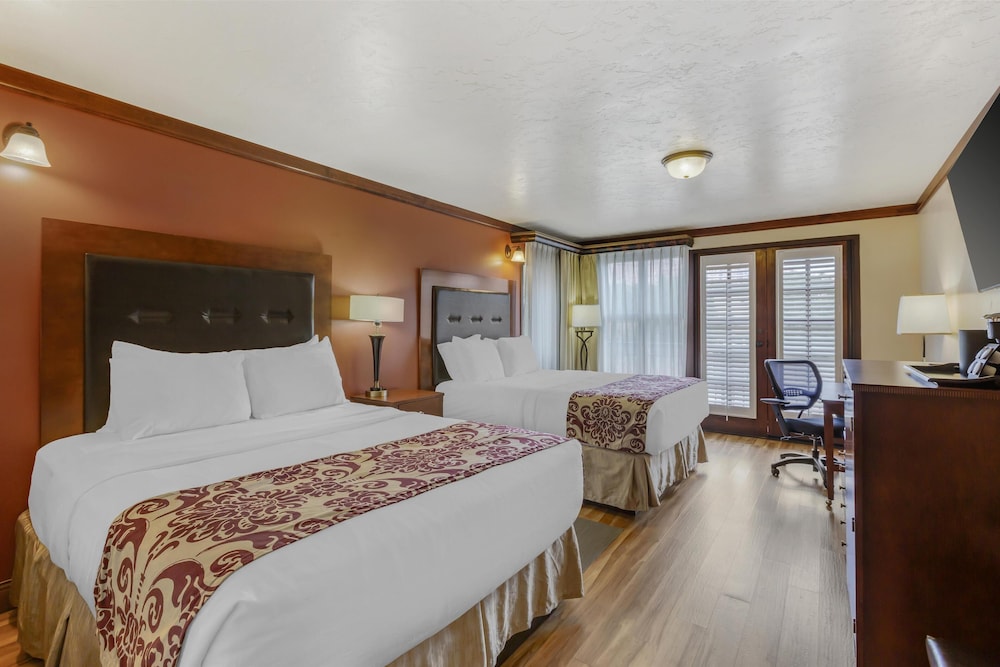 Standard Room, 2 Queen Beds, Non Smoking, Balcony photo 1