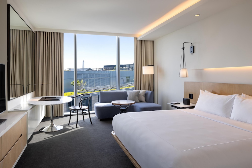 Suite, 1 King Bed