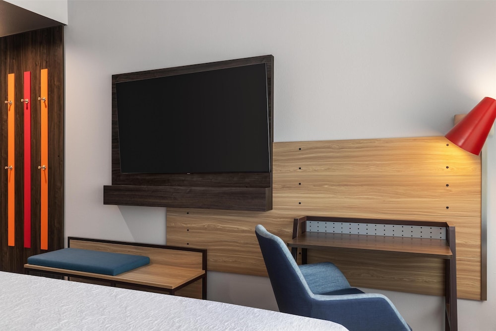 Room, 1 King Bed, Accessible (Hearing)