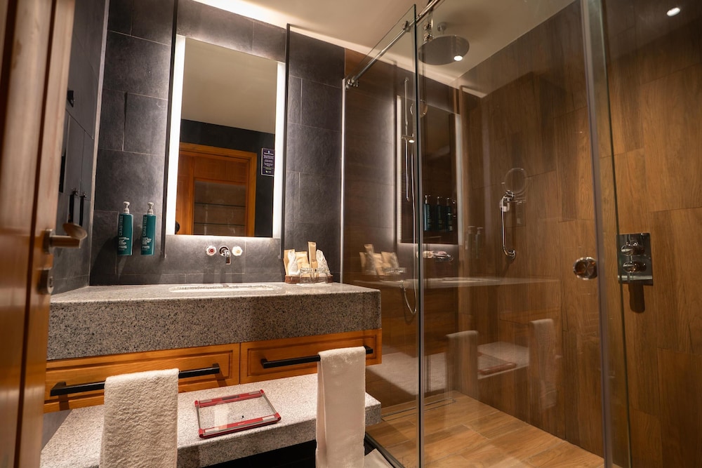 Suite, 2 Bedrooms photo 3