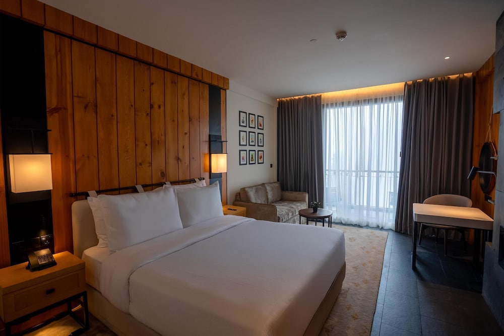 Suite, 1 Bedroom photo 2