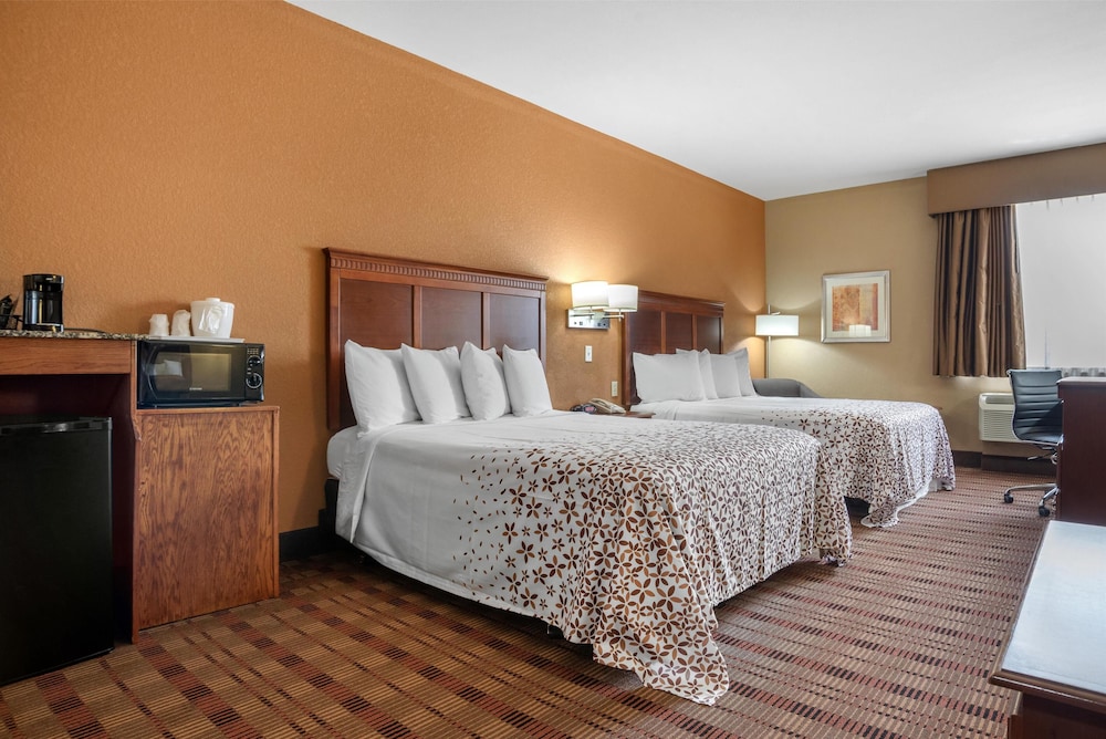 Standard Room, 2 Queen Beds, Accessible, Refrigerator & Microwave photo 1