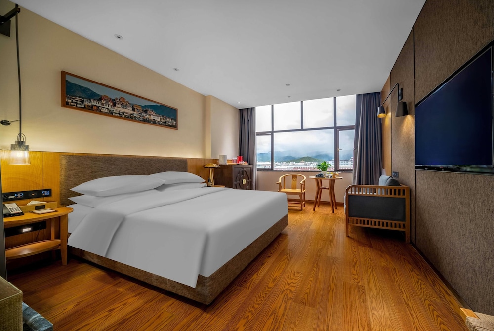 Room, 1 King Bed, Non Smoking (Shambala)