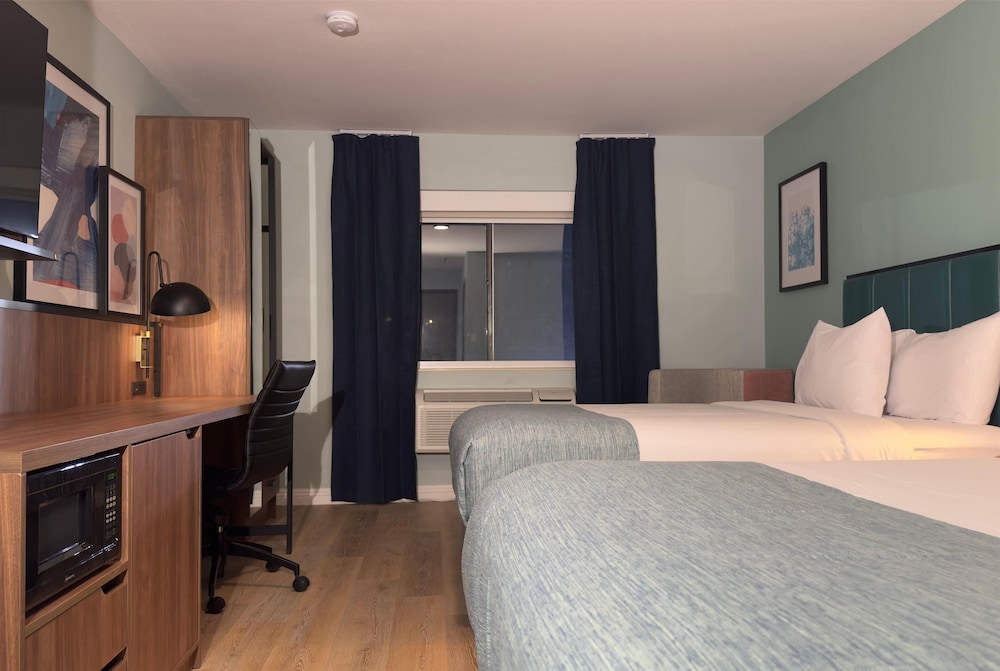Room, 2 Queen Beds, Non Smoking - Photo 1