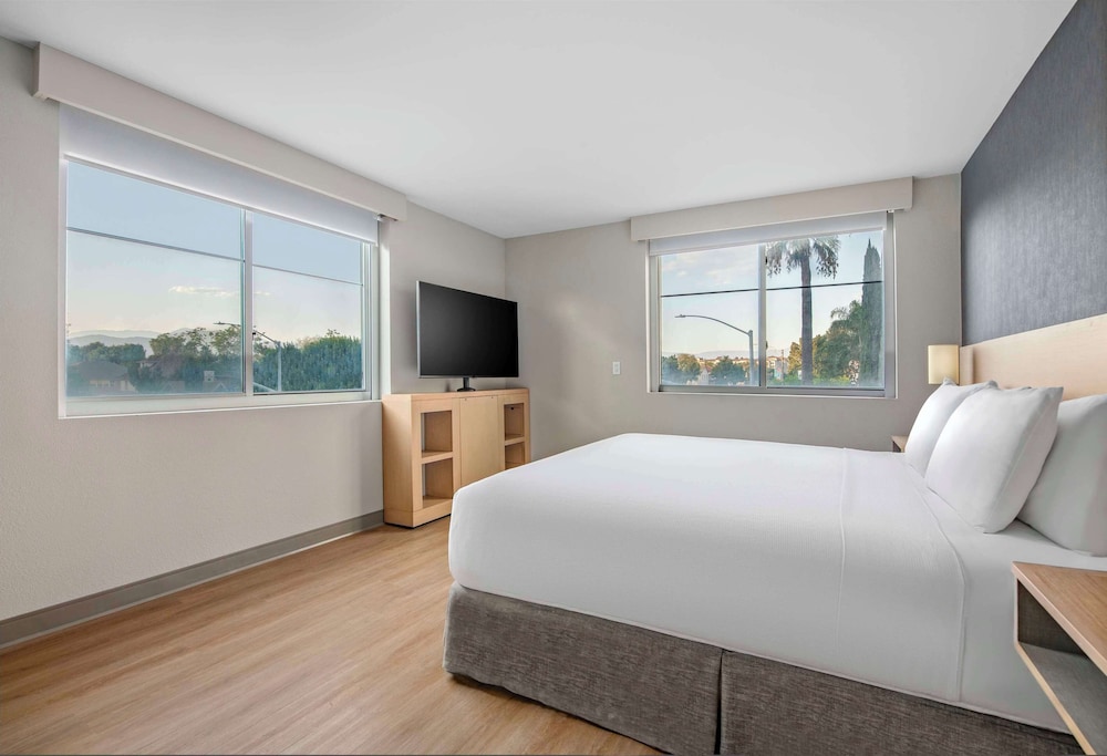 Suite, 1 Bedroom (King Bed with Sofa Bed)