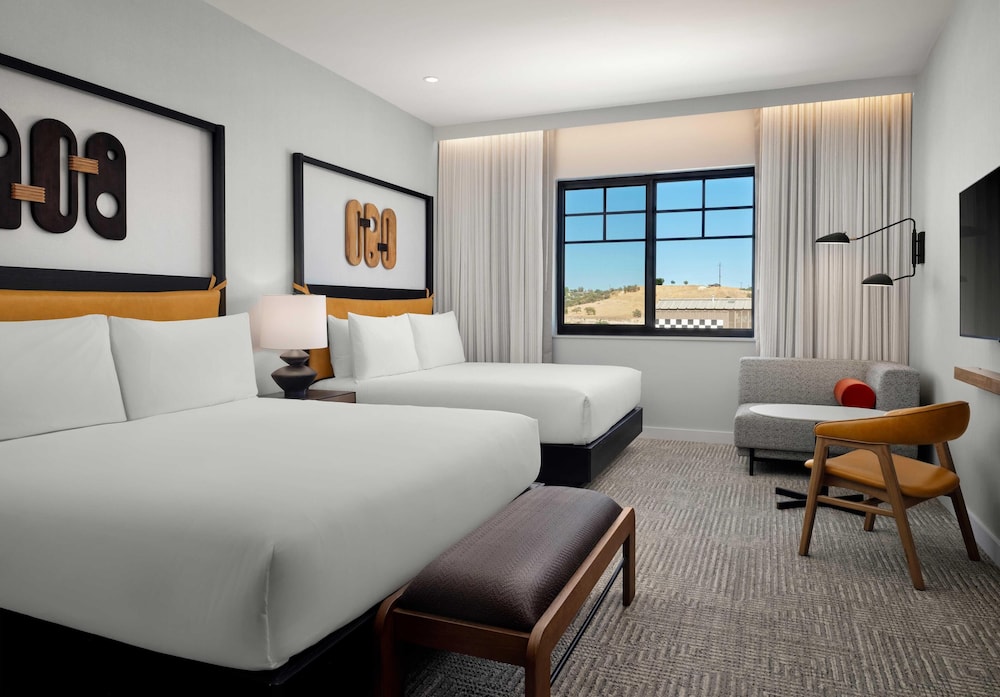 Room, Multiple Beds