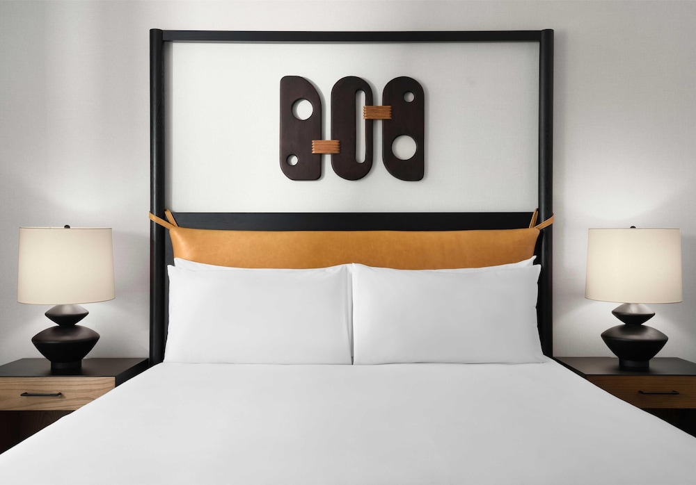 Room, 1 King Bed, Balcony (Juliet)
