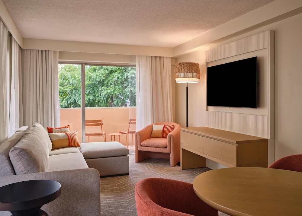 Suite, 1 Bedroom - Photo 4